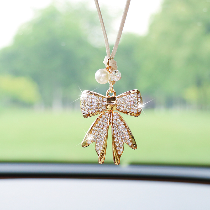 Modny, diamentami zdobiony wis – Car Accessories Evil Eye recenzja i cena